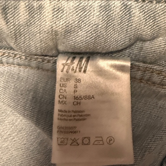 H&M & Denim Light Blue Wash Denim Women's Jean Jacket Small - Picture 6 of 7